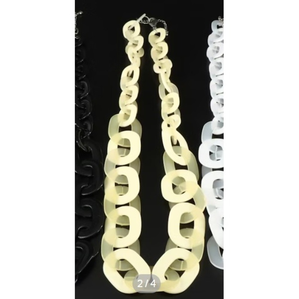 Vintage Oval Cable Link Cream Chunky Acrylic Chain Link Strand 40.50" Necklace